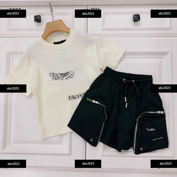 new tracksuits kids designer clothes outdoor sets baby 2pcs summer t-shirt and side zipper pocket decoration shorts, White
new tracksuits kids designer clothes outdoor sets baby 2pcs summer t-shirt and side zipper pocket decoration shorts, White
