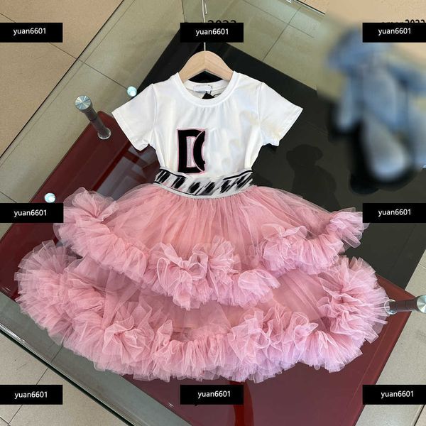 luxury summer tracksuits girls dresses sets children short skirt set 2pcs letter printed t-shirt and double cake skirt #multiple product, White
luxury summer tracksuits girls dresses sets children short skirt set 2pcs letter printed t-shirt and double cake skirt #multiple product, White