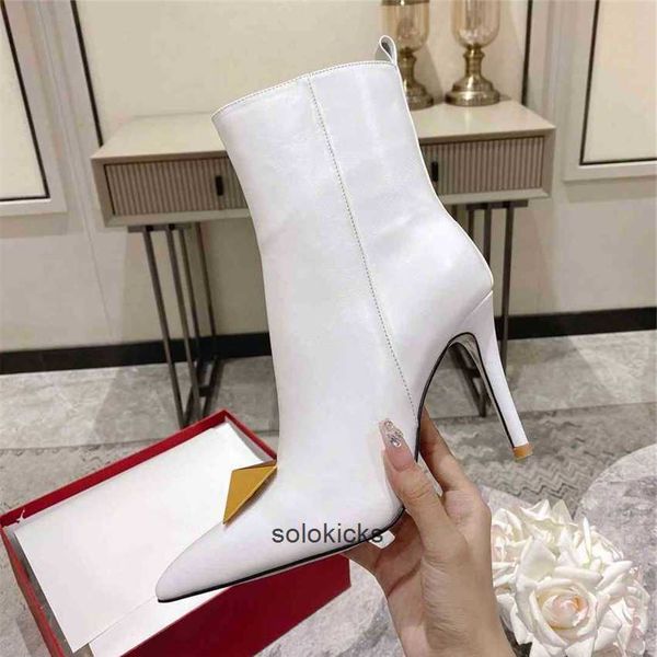 04-08 valentinolies fashion we0f designer women flat boots high wedding heels knight martin party leather wool shoes winter warm black
04-08 valentinolies fashion we0f designer women flat boots high wedding heels knight martin party leather wool shoes winter warm black