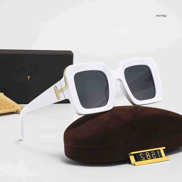 plate 1582 new fashion big sunglasses frame frame sunglasses trendy glasses men's tom-fords and women's, White;black
plate 1582 new fashion big sunglasses frame frame sunglasses trendy glasses men's tom-fords and women's, White;black