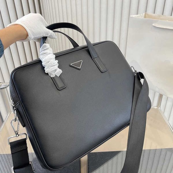 mens bag designer briefcase lapbags for women computer bag luxury commercial business briefcases handbag men shoulder messenger bags 230822
mens bag designer briefcase lapbags for women computer bag luxury commercial business briefcases handbag men shoulder messenger bags 230822