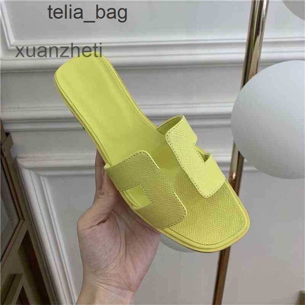 2023 beacflat slipper slippers classic hers fashion slipper women sandals oran shoes woman summer slides lady cartoon big head leatl bathr y
2023 beacflat slipper slippers classic hers fashion slipper women sandals oran shoes woman summer slides lady cartoon big head leatl bathr y