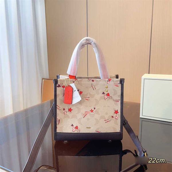 new luxury handbag women's bag designer crossbody shoulder pu large capacity printing coabag
new luxury handbag women's bag designer crossbody shoulder pu large capacity printing coabag