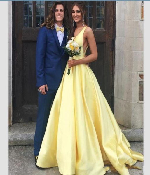 2020 yellow prom dresses a line v neck custom made formal evening gowns sleeveless sweep train long girls party dress9769060, Black
2020 yellow prom dresses a line v neck custom made formal evening gowns sleeveless sweep train long girls party dress9769060, Black