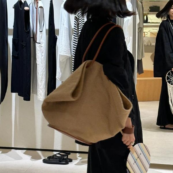 evening bags high capacity bucket type one shoulder women's bag famous designer handbag fashion versatile grass woven tote for women 23
evening bags high capacity bucket type one shoulder women's bag famous designer handbag fashion versatile grass woven tote for women 23