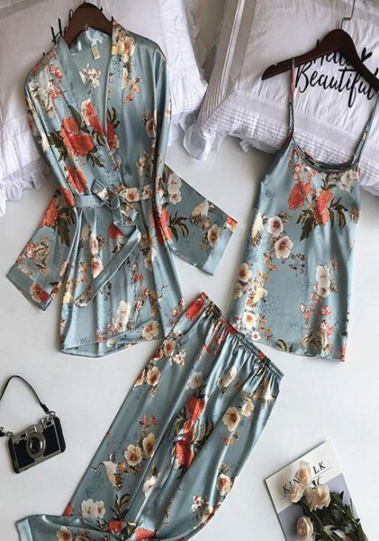 3pcs women pajamas set lady emulation silk pyjama sets flower sleepwear female leopard satin homewear with removable padded 2011134322135, Black;red
3pcs women pajamas set lady emulation silk pyjama sets flower sleepwear female leopard satin homewear with removable padded 2011134322135, Black;red