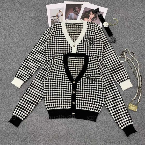 designer cardigan sweaters womens knit sweater jacket knitwear classic black and white plaid knitted long sleeved v-neck coat r cardigan wom, White;black
designer cardigan sweaters womens knit sweater jacket knitwear classic black and white plaid knitted long sleeved v-neck coat r cardigan wom, White;black