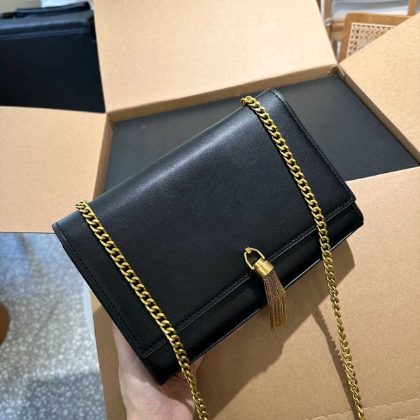 classic fashion shoulder bag solid color genuine leather tassel bag 7a luxury designer solid color metal chain messenger bag ladies wallet w
classic fashion shoulder bag solid color genuine leather tassel bag 7a luxury designer solid color metal chain messenger bag ladies wallet w