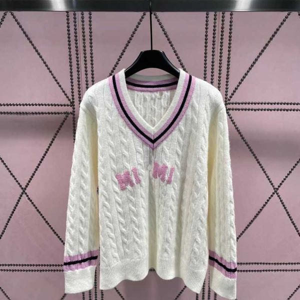 miu v-neck sweater women round neck sweatshirt knitted sweaters designer long sleeved t shirt winter warm pullover coat flocking embroidery, White;black
miu v-neck sweater women round neck sweatshirt knitted sweaters designer long sleeved t shirt winter warm pullover coat flocking embroidery, White;black