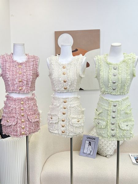 two piece dress 2023 french vintage small fragrance set women temperament sleeveless o neck short shirt vest tassel mini skirt suit 230821, White
two piece dress 2023 french vintage small fragrance set women temperament sleeveless o neck short shirt vest tassel mini skirt suit 230821, White