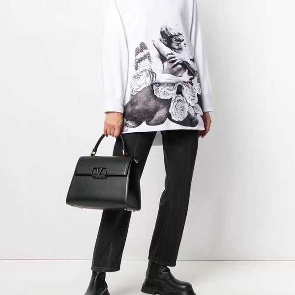 palm patterned cowhide handbag leather chain small bag women's business commuting shoulder crossbody bag v bags b12g
palm patterned cowhide handbag leather chain small bag women's business commuting shoulder crossbody bag v bags b12g