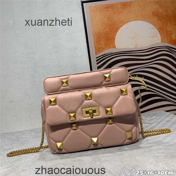 luxury 2023 valantions classic handbags women bags designer bag new ladies sheepskin crossbody beach handheld large rivet handbag t5h3
luxury 2023 valantions classic handbags women bags designer bag new ladies sheepskin crossbody beach handheld large rivet handbag t5h3