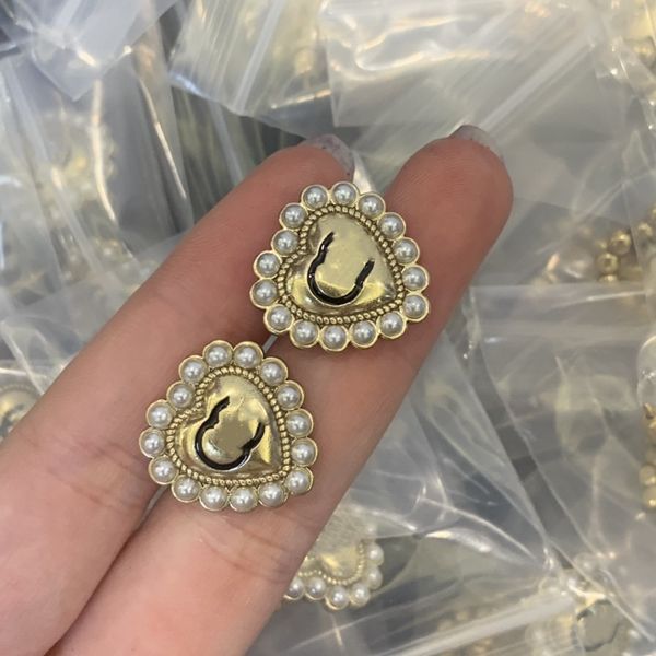 various vintage earrings women designer double letter g stud ggsity luxury geometric crystal heart-shaped couple earrings for lady party wed, Golden;silver
various vintage earrings women designer double letter g stud ggsity luxury geometric crystal heart-shaped couple earrings for lady party wed, Golden;silver