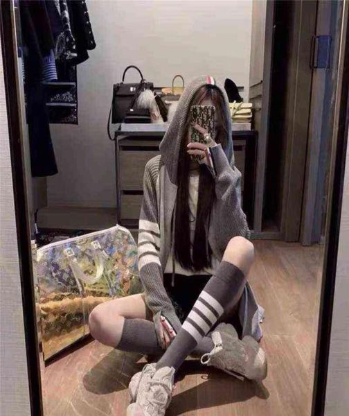 tide brand tb socks men women spring summer jk cotton net red ins tide medium long tube gray four bar striped calf ss023030381, Black;white
tide brand tb socks men women spring summer jk cotton net red ins tide medium long tube gray four bar striped calf ss023030381, Black;white
