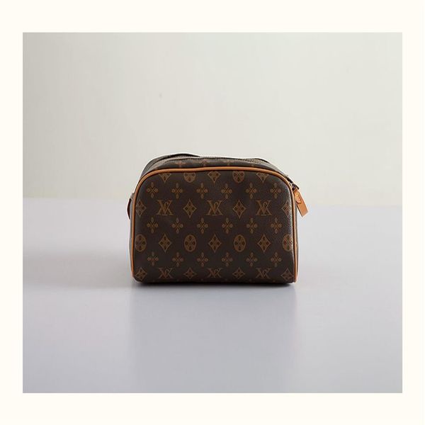 highend quality men travelling toilet bags fashion women wash handbag large capacity cosmetic bao makeup toiletry bag pouch225k
highend quality men travelling toilet bags fashion women wash handbag large capacity cosmetic bao makeup toiletry bag pouch225k