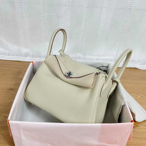 9a luxury h ermes real leather lindss tote bags 26cm 30cmtc handstitched wax thread allsteel hardware singleshoulder womens bag have real lo
9a luxury h ermes real leather lindss tote bags 26cm 30cmtc handstitched wax thread allsteel hardware singleshoulder womens bag have real lo