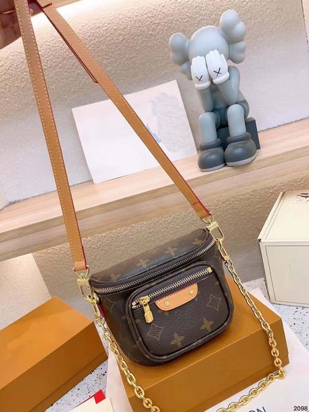 luxury desinger female bag chest pack retro printed chain messenger purse shoulder messenger bag 1625
luxury desinger female bag chest pack retro printed chain messenger purse shoulder messenger bag 1625