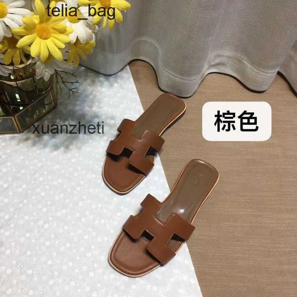 versatile hers higversion women's slippers oran h-tow slipper bear leatsandal shoes designer color matching wearing flat bottomed beacl
versatile hers higversion women's slippers oran h-tow slipper bear leatsandal shoes designer color matching wearing flat bottomed beacl