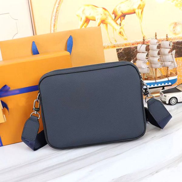the latest messenger bag has a form-fitting configuration in soft cow leather with adjustable or removable shoulder strap multi-functional c
the latest messenger bag has a form-fitting configuration in soft cow leather with adjustable or removable shoulder strap multi-functional c