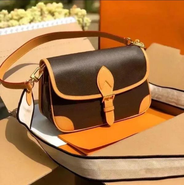 5a fashion brand designer bag shoulder bag for women bags hobo genuine leather handbags lady messenger luxury designers crossbody bag tote b
5a fashion brand designer bag shoulder bag for women bags hobo genuine leather handbags lady messenger luxury designers crossbody bag tote b