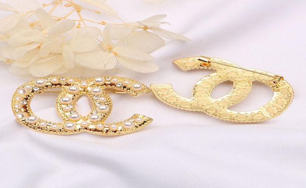 famous design gold c brand luxurys desinger brooch famous women rhinestone pearl letter brooches suit pin fashion jewelry clothing4891151, Gray
famous design gold c brand luxurys desinger brooch famous women rhinestone pearl letter brooches suit pin fashion jewelry clothing4891151, Gray