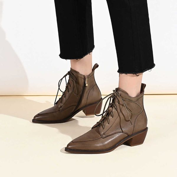 2023 autumn and winter new fashion french pointed short boots women's mid heel lace up thick heel and ankle martin boots 230811, Black
2023 autumn and winter new fashion french pointed short boots women's mid heel lace up thick heel and ankle martin boots 230811, Black