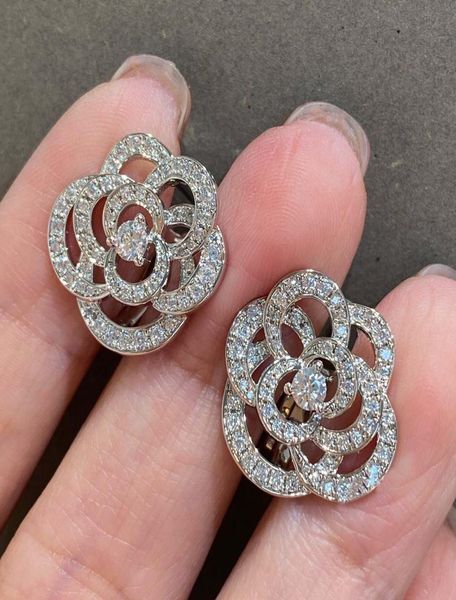 stud earring hollow design flower style with all diamond for women wedding jewelry gift box packing ps30336519836, Golden
stud earring hollow design flower style with all diamond for women wedding jewelry gift box packing ps30336519836, Golden