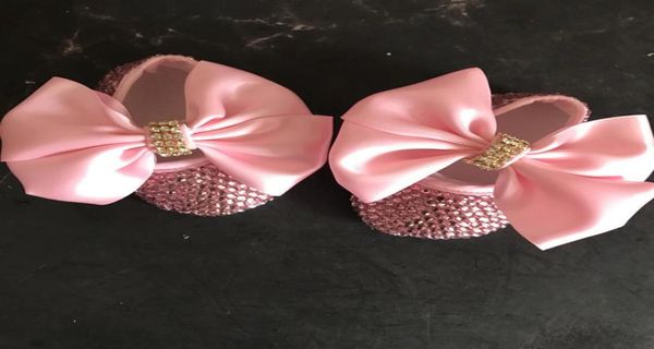 infant pink color with big bow decorate handmade first walkernewborn baby sparkle diy lovely crib shoes3084490
infant pink color with big bow decorate handmade first walkernewborn baby sparkle diy lovely crib shoes3084490