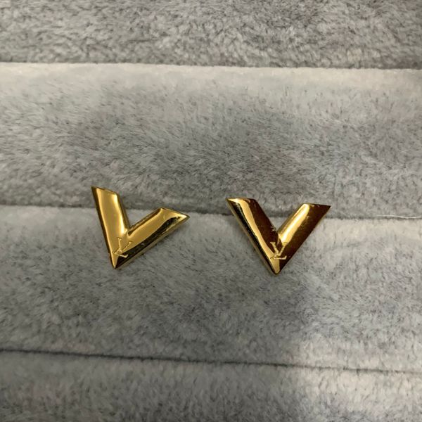 luxury brand women designer studs simple letter style titanium steel fashion couple earrings logo printed wholesale, Golden;silver
luxury brand women designer studs simple letter style titanium steel fashion couple earrings logo printed wholesale, Golden;silver