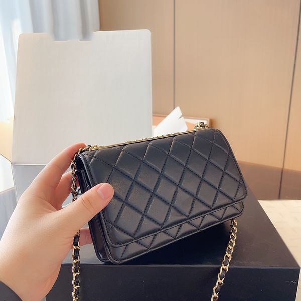 french brand genuine leather designer crossbody bag classic series diamond lattice women's metal chain flap bag mini high-quality sewin
french brand genuine leather designer crossbody bag classic series diamond lattice women's metal chain flap bag mini high-quality sewin