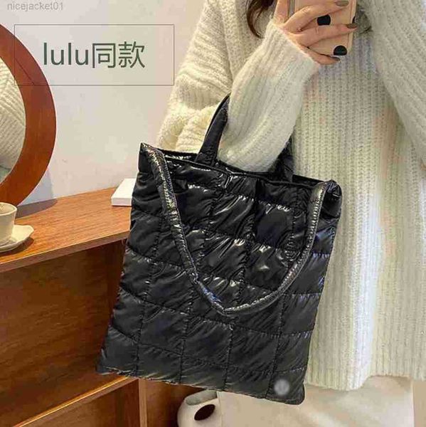 2023 autumn and winter new designer luluslemens bag women's shoulder bag solid simple down cotton coat bag handheld versatile soft face
2023 autumn and winter new designer luluslemens bag women's shoulder bag solid simple down cotton coat bag handheld versatile soft face