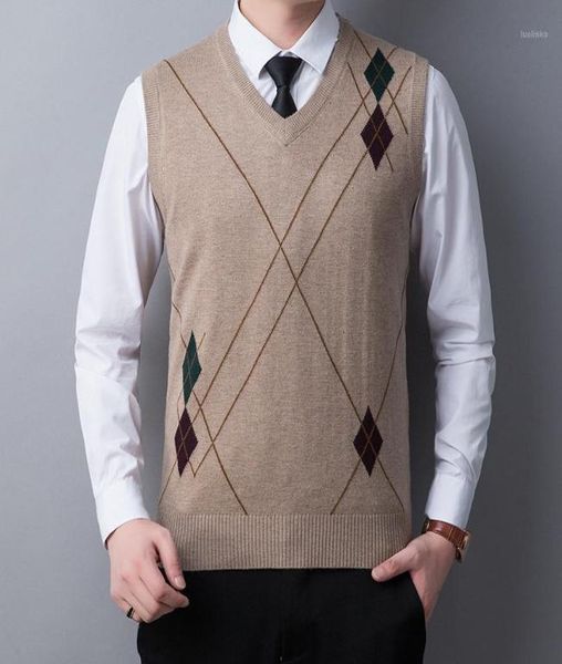 man cashmere sweater autumn spring casual argyle patterns sweaters vest male sleeveless knit pullovers19687510, Black;white
man cashmere sweater autumn spring casual argyle patterns sweaters vest male sleeveless knit pullovers19687510, Black;white