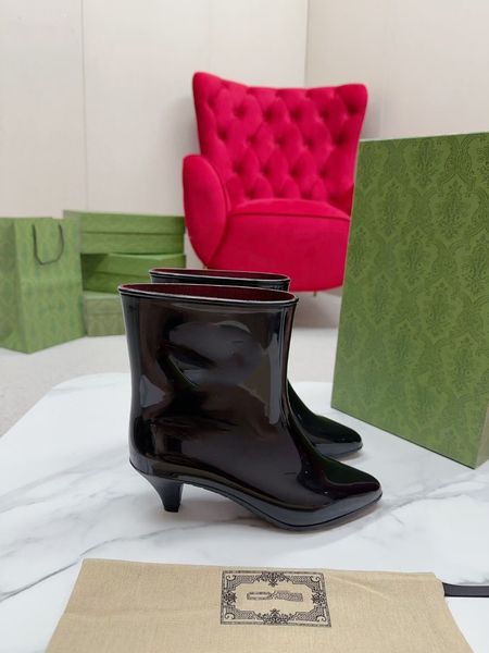2023 ss latest rain boots. exclusive open, interlocking double g's take on a new look in this glossy rubber ankle boot4, Black
2023 ss latest rain boots. exclusive open, interlocking double g's take on a new look in this glossy rubber ankle boot4, Black