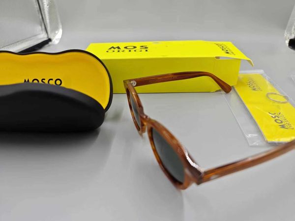 sunglasses for designer women mens fashion outdoor classic style belt eyewear goggles polarizing sport driving multiple with original box jo, White;black
sunglasses for designer women mens fashion outdoor classic style belt eyewear goggles polarizing sport driving multiple with original box jo, White;black