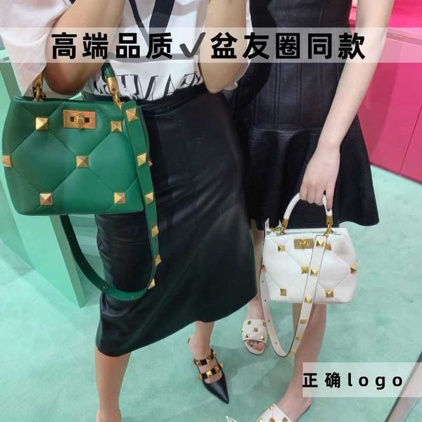 v designer bags for ladies vapunk style large rivet bucket bag multifunctional portable one shoulder crossbody bag versatile women's ch
v designer bags for ladies vapunk style large rivet bucket bag multifunctional portable one shoulder crossbody bag versatile women's ch