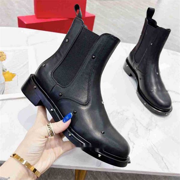 fashion boots casual women luxury design winter warm heel snow leather thick soled sock boots, Black
fashion boots casual women luxury design winter warm heel snow leather thick soled sock boots, Black