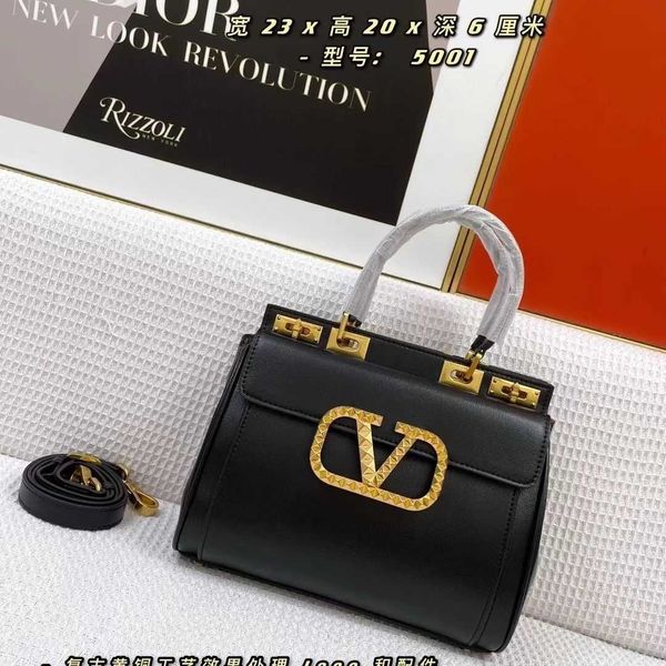 v designer bags for ladies vahigh metal texture small square bag with double lock single shoulder diagonal bag
v designer bags for ladies vahigh metal texture small square bag with double lock single shoulder diagonal bag