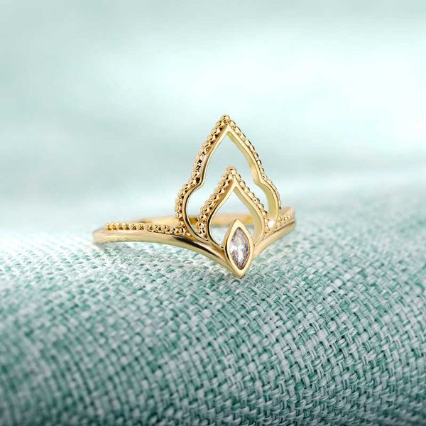 band rings crystal zircon stone crown rings for women stainless steel crown finger ring engagement party jewelry r230822, Silver
band rings crystal zircon stone crown rings for women stainless steel crown finger ring engagement party jewelry r230822, Silver