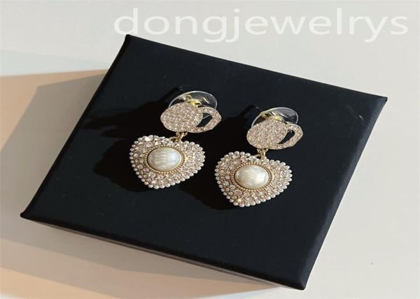 stud earring romantic wedding luxury earrings charm exquisite letter pearl jewlery dongjewelrys fashion personalized simple earing6697493, Golden;silver
stud earring romantic wedding luxury earrings charm exquisite letter pearl jewlery dongjewelrys fashion personalized simple earing6697493, Golden;silver