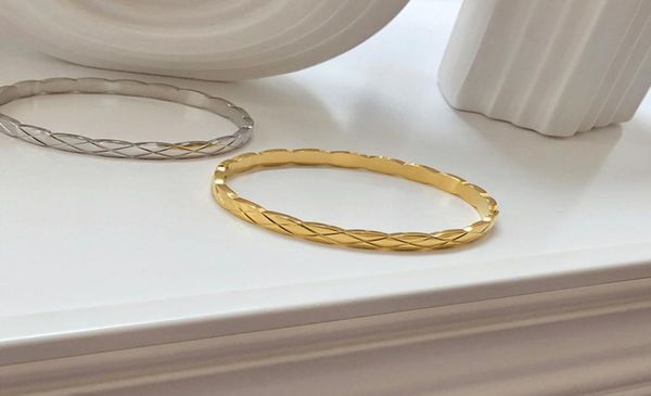 18k gold classic stainless steel bangle bracelets for women diamond rhombus designer luxury love bracelet jewelry4716490, Black
18k gold classic stainless steel bangle bracelets for women diamond rhombus designer luxury love bracelet jewelry4716490, Black