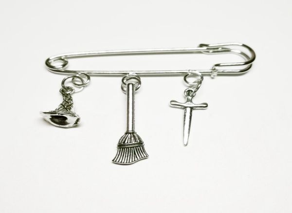 new fashion broom sword witch hat pagan mini cute brooch jewelry gift fashion alloy charm brooch unisex6385772, Gray
new fashion broom sword witch hat pagan mini cute brooch jewelry gift fashion alloy charm brooch unisex6385772, Gray