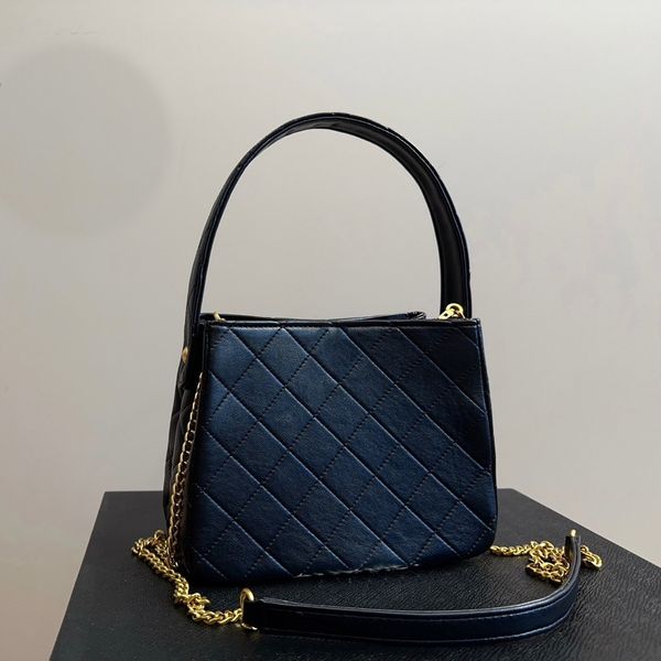 designer bag luxury handbag underarm shoulder bag women's chain wallet gold letter luxury handbag solid 02a noble and elegant style
designer bag luxury handbag underarm shoulder bag women's chain wallet gold letter luxury handbag solid 02a noble and elegant style