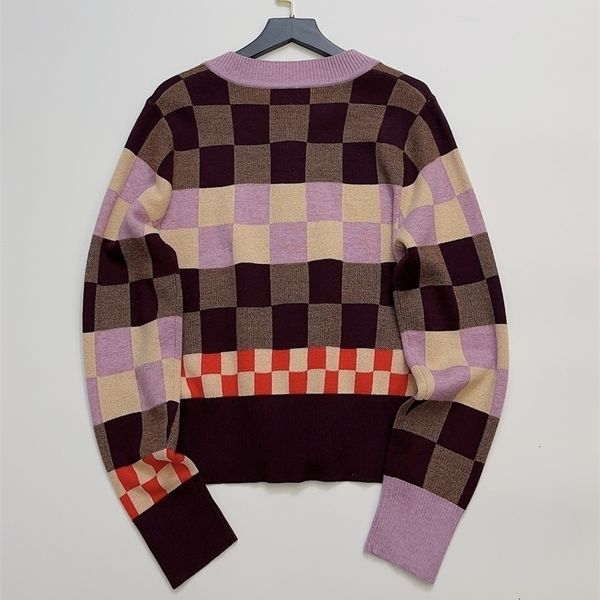 women's knits tee sweater autumn and winter classic embroidery purple plaid cardigan 230821, White
women's knits tee sweater autumn and winter classic embroidery purple plaid cardigan 230821, White