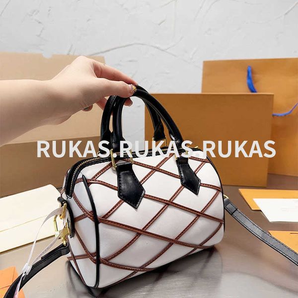 2023 luxury handbag women's new boston bucket bag simple female bag diamond check pillow bag single shoulder crossbody bag handbag
2023 luxury handbag women's new boston bucket bag simple female bag diamond check pillow bag single shoulder crossbody bag handbag