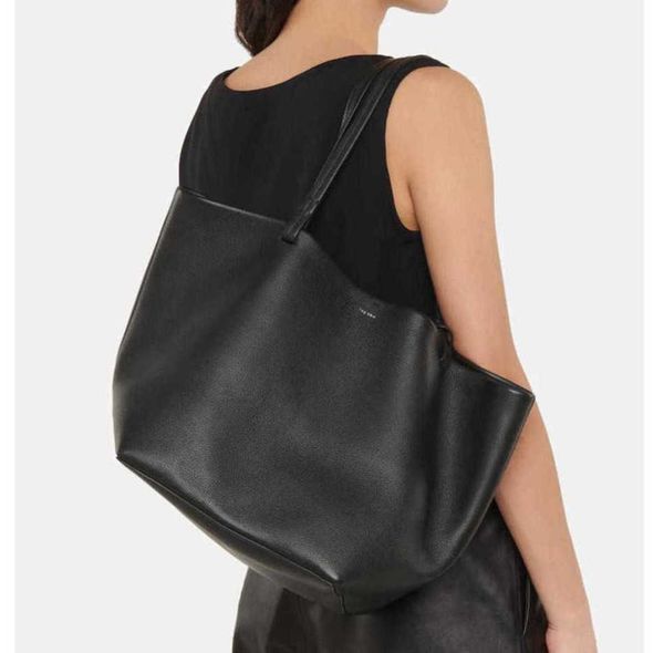 the row designer bags leather small crowd layer cowhide shopping shoulderclassic tote bag the row women's personalized french minority
the row designer bags leather small crowd layer cowhide shopping shoulderclassic tote bag the row women's personalized french minority