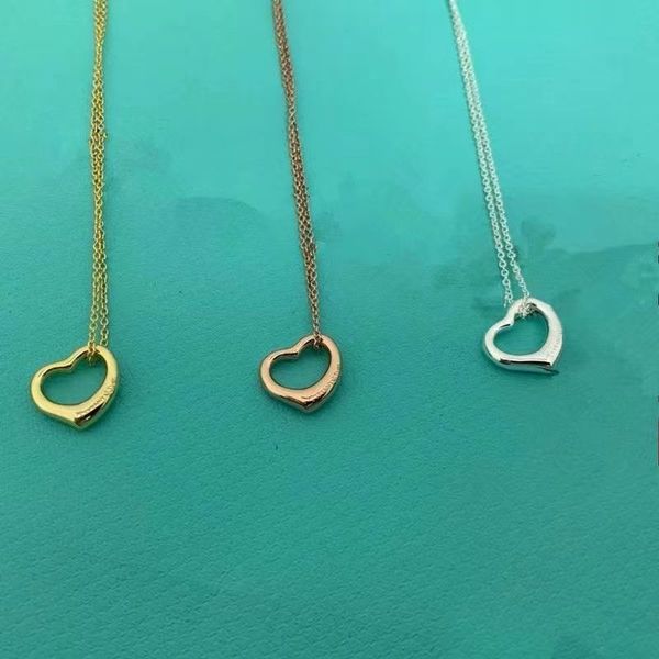 designer's love shaped hollow out women's necklace 925 silver colorless pendant necklace minimalist girl clavicle necklace gift
designer's love shaped hollow out women's necklace 925 silver colorless pendant necklace minimalist girl clavicle necklace gift
