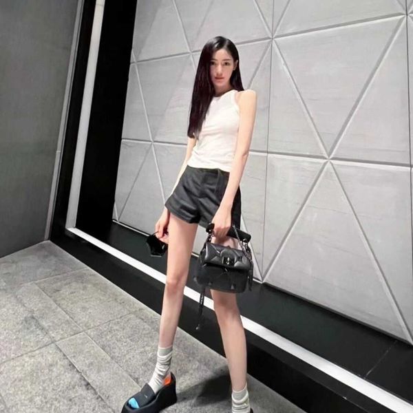 v designer bags for ladies vains lingge large rivet square flap bag sheepskin handheld one shoulder crossbody bag genuine leather women'
v designer bags for ladies vains lingge large rivet square flap bag sheepskin handheld one shoulder crossbody bag genuine leather women'