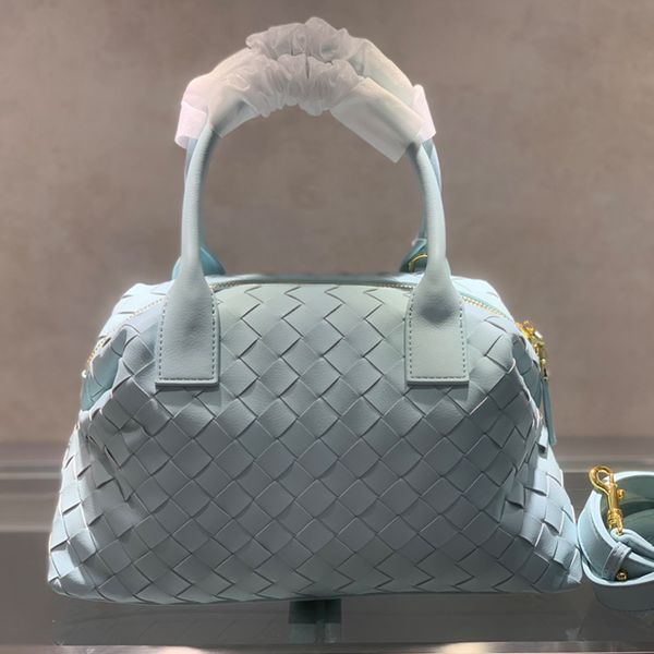 new bauletto bowling bag old money style new tote handbag calfskin backpack designer brand bag stylish commuter bag luxury bag woven bag
new bauletto bowling bag old money style new tote handbag calfskin backpack designer brand bag stylish commuter bag luxury bag woven bag