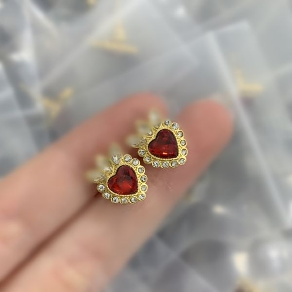 various vintage earrings women designer double letter g stud ggsity luxury geometric crystal heart-shaped couple earrings for lady party wed, Golden;silver
various vintage earrings women designer double letter g stud ggsity luxury geometric crystal heart-shaped couple earrings for lady party wed, Golden;silver
