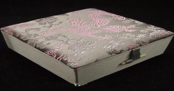 chinese bracelet gift boxes jewelry 10pcs mix color pattern 44 inch silk fabric square lined box6068660, Black;white
chinese bracelet gift boxes jewelry 10pcs mix color pattern 44 inch silk fabric square lined box6068660, Black;white